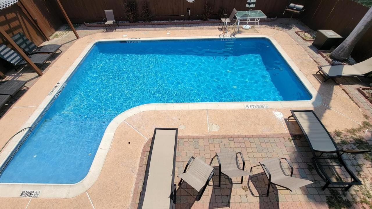 Cozy 2 Bedroom With Big Pool - Campeche Triplex Unit C Home เซาท์ปาเดรไอส์แลนด์ ภายนอก รูปภาพ